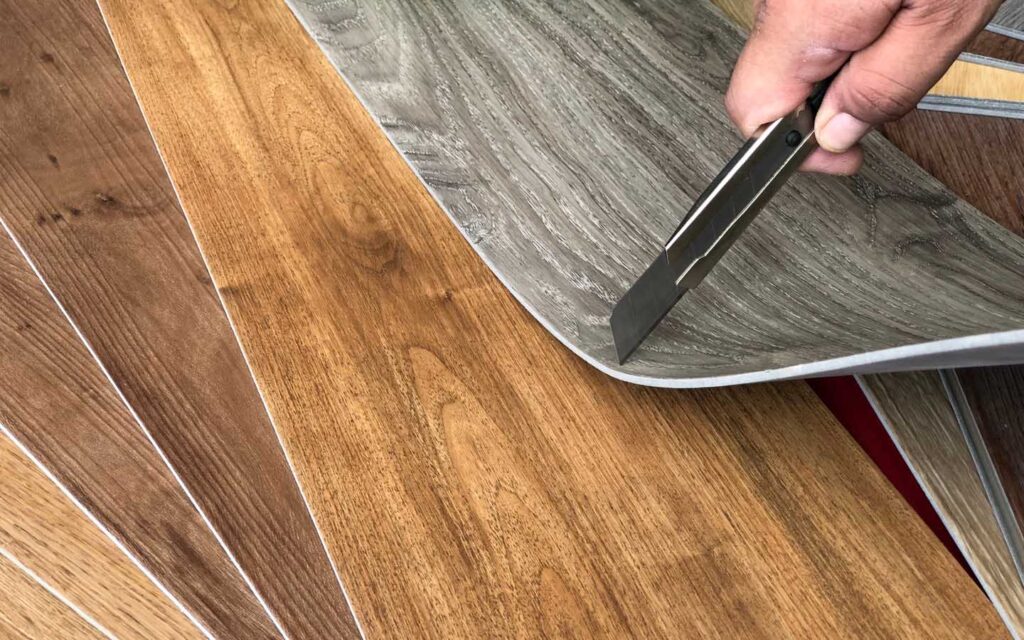 دليل تركيب أرضيات الفينيل.. الأسعار وأماكن البيع وطريقة التركيب